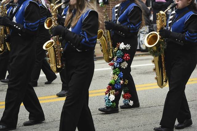 4459435_web1_gtr-lo-GBGparade010-112121