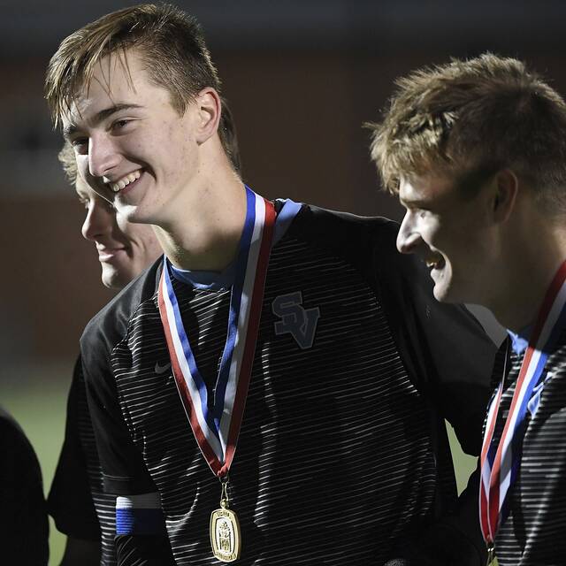 High school roundup for Nov. 16, 2021: Seneca Valley keeps repeat bid alive