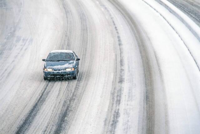 4465182_web1_WEB-snowy-road
