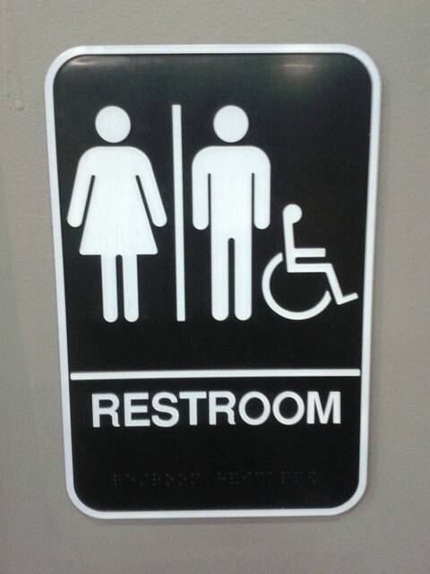 4469165_web1_bathroom-704222_1280