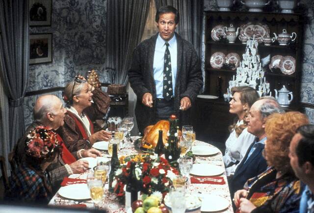 4475440_web1_gtr-liv-holidaytv-03-112419