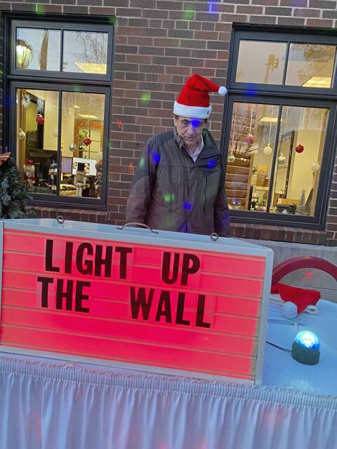 4481297_web1_lightupthewall 4481297_web1_lightupthewall