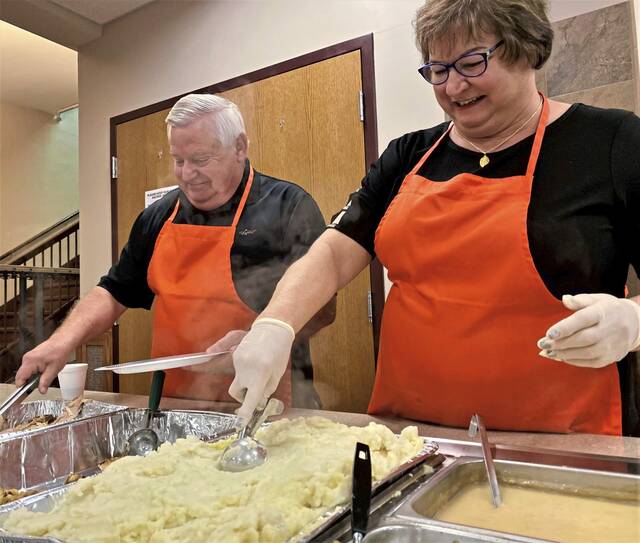 4490903_web1_vnd-thanksdinners-112621-3