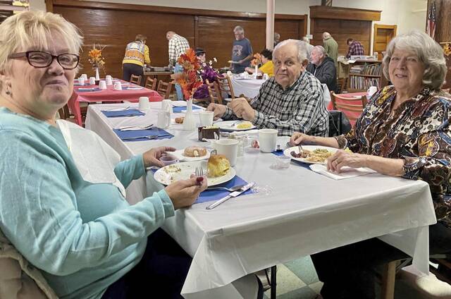 4490903_web1_vnd-thanksdinners-112621-5