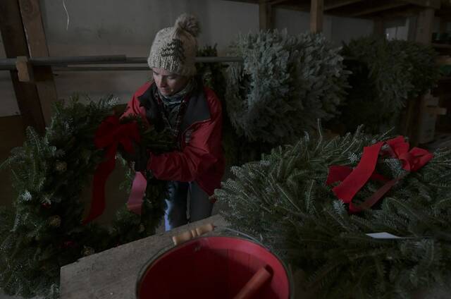 4501813_web1_PTR-LiveChristmasTreesIndiana4-112521