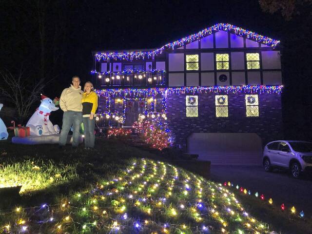 4459342_web1_gtr-monticellolights1-113021