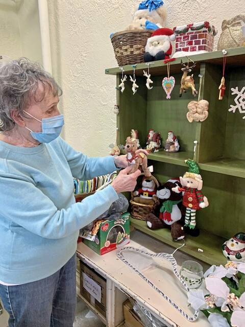 4490643_web1_vnd-agapethrift-112521--2-