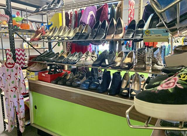 4490643_web1_vnd-agapethrift-112521--5-