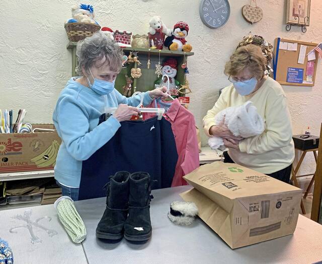 4490643_web1_vnd-agapethrift-112521--6-