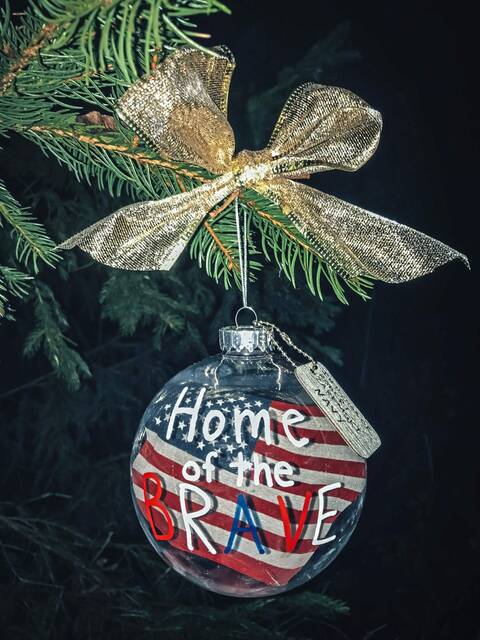 4505759_web1_vnd-christmastreeproject-120121