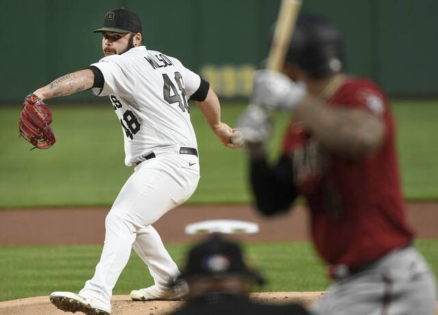 4517145_web1_gtr-BucsDbacks14-082621