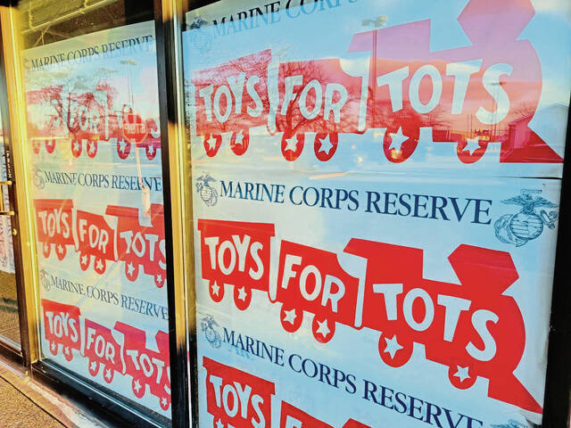 4525656_web1_vnd-toysfortots-112421