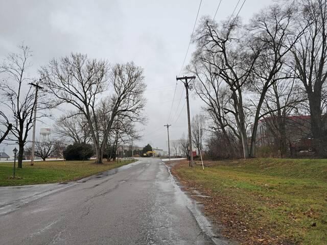 4525996_web1_vnd-lowgraderoad-1207212