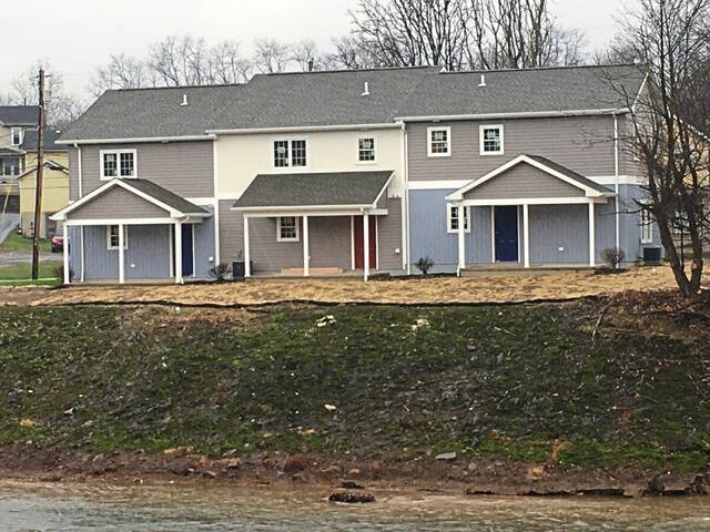 4526347_web1_gtr-LatrobeHomes6-120721