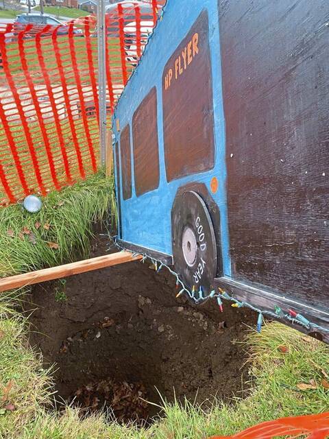 4527292_web1_PAL-SinkholeBus-2