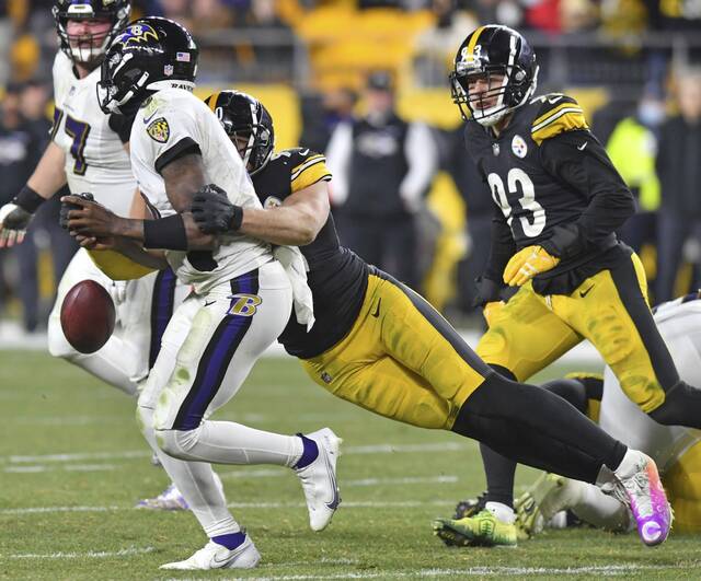 4527952_web1_ptr-steelersravens12-120621