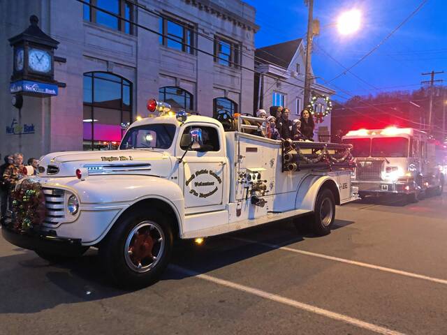 4530509_web1_VND-FreeportChristmas7-120821