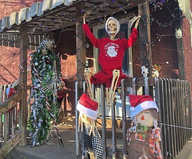 4531027_web1_VND-HalloweenChristmas3-120921