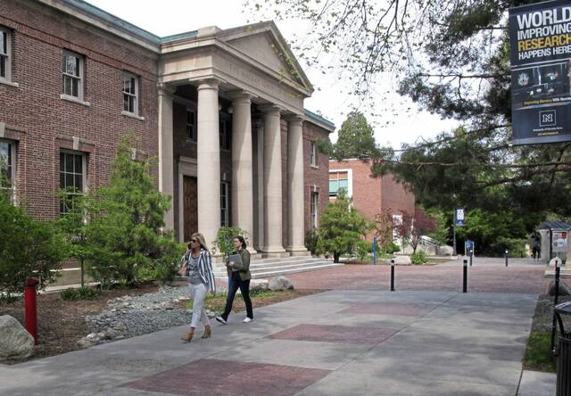 4532434_web1_AP281139482238