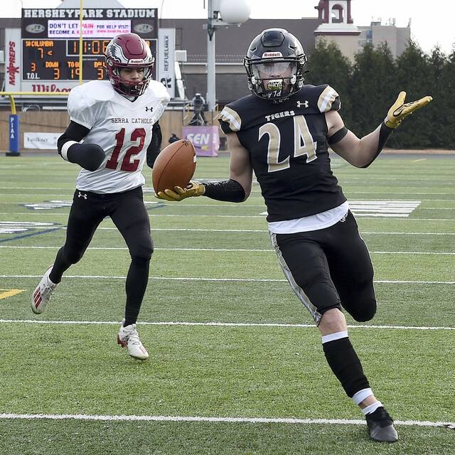 Southern Columbia routs Serra Catholic, rolls to 5th consecutive PIAA title