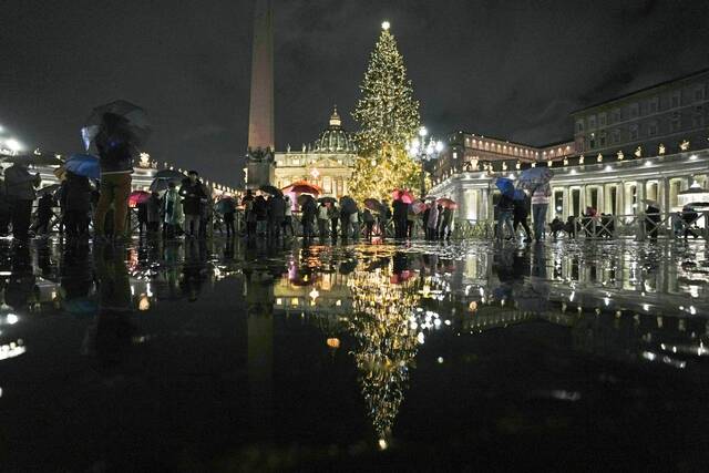4543302_web1_ptr-ItalyBishopSanta-121121