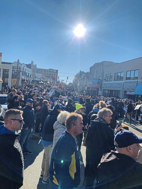 4547479_web1_ptr-MtLeboParade-03-121321