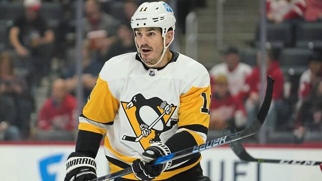 4560470_web1_ptr-PensBoyle-103021