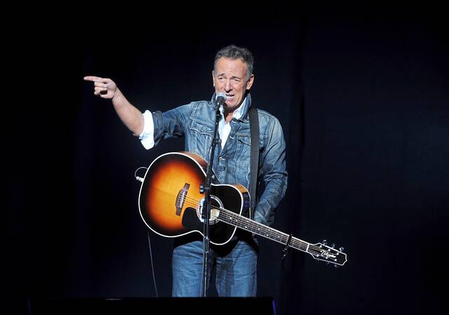 4560630_web1_gtr-springsteen2-112818