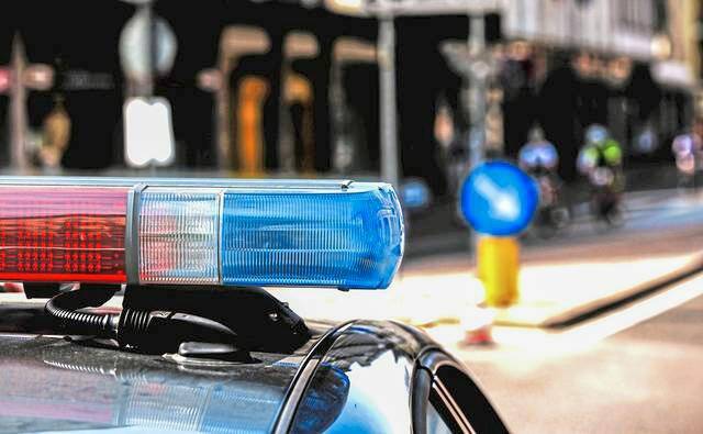 4563977_web1_policelights