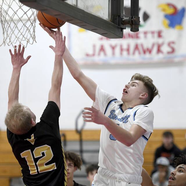 Burrell finds shooting touch, beats rival Valley at WCCA showcase