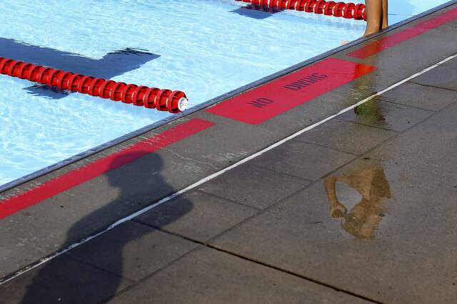 4570189_web1_her-swimclub003-072921