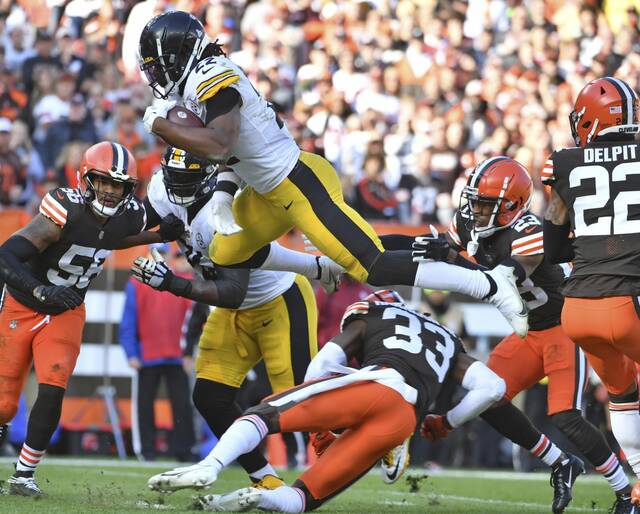 4570189_web1_ptr-steelersbrowns20-11-0121