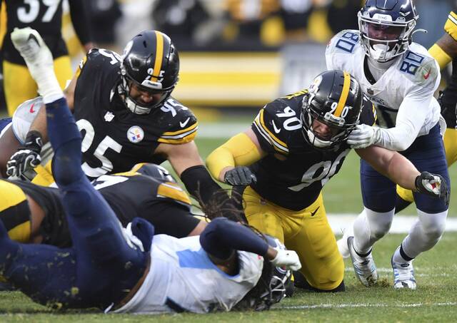 4570198_web1_ptr-SteelersTitans09-122021