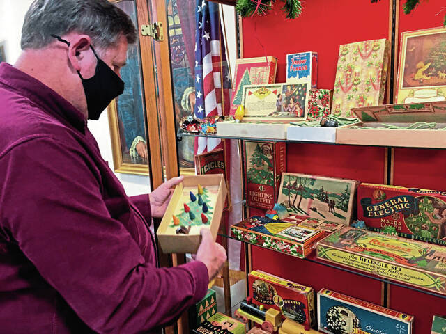 4571736_web1_gtr-AntiqueLights4-12221