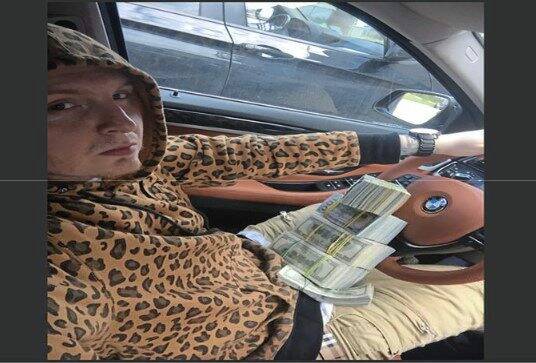4571973_web1_Maksim-Boiko-car