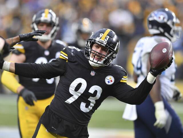 4572392_web1_ptr-SteelersTitans10-122021