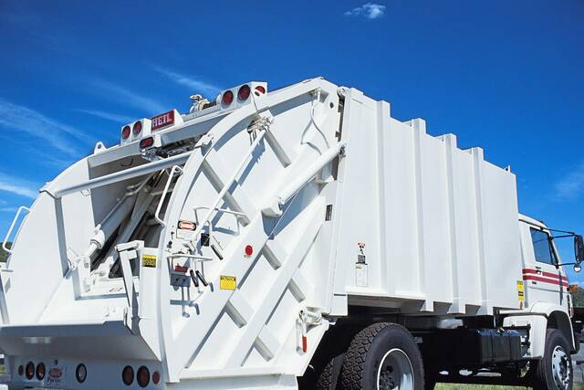 4573378_web1_gtr-HempfieldTrash20140108_0203