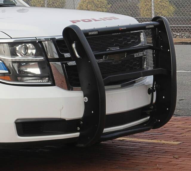 4578799_web1_WEB-police-vehicle-white-front-view-stock 4578799_web1_WEB-police-vehicle-white-front-view-stock