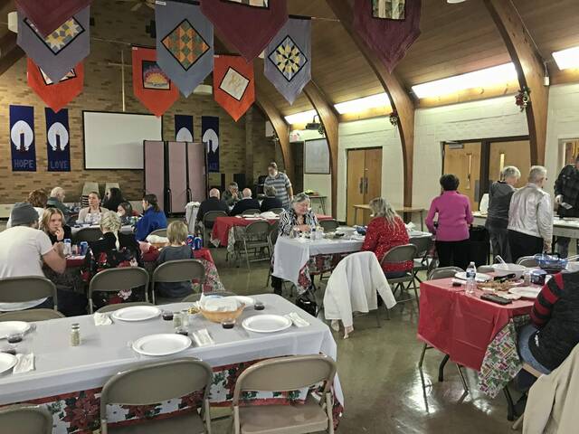 4585941_web1_vnd-freechristmasevedinner-1225215