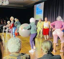 4575683_web1_vnd-follies-122221--6-