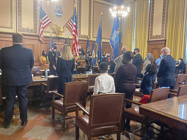 4606735_web1_ptr-CouncilSwearingIn1-010422