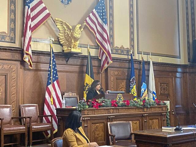 4606735_web1_ptr-CouncilSwearingIn6-010422