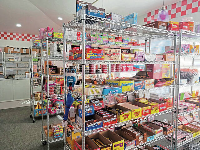 4610706_web1_vnd-harmarcandystore-010621