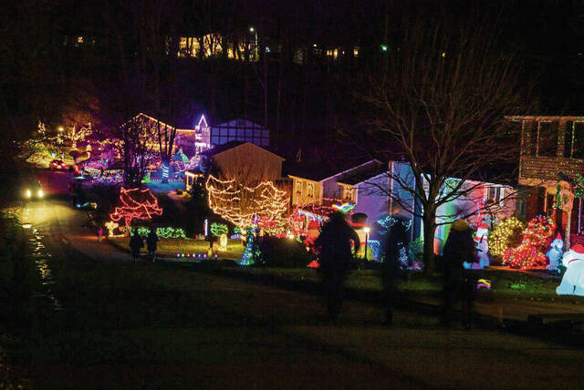 4611075_web1_gtr-LO-monticellolights4-121121