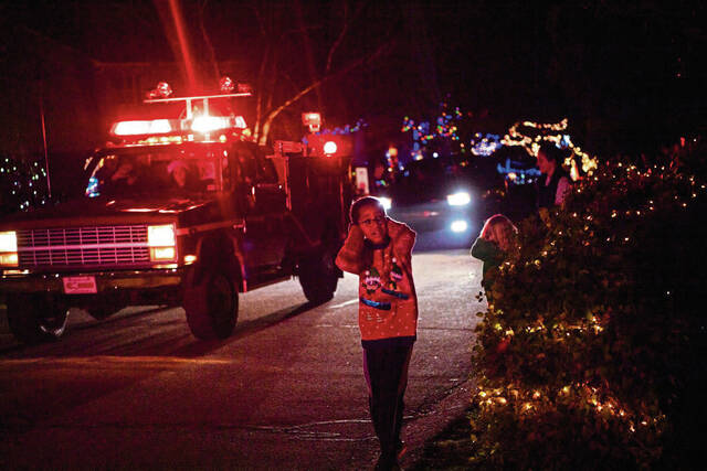 4611075_web1_gtr-LO-monticellolights6-121121