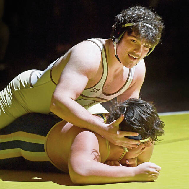 High school roundup for Jan. 5, 2022: North Allegheny wrestlers rally past Pine-Richland