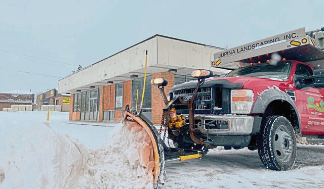 4622471_web1_vnd-streetsalting-010822