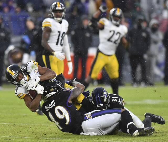 4632070_web1_ptr-steelersravens17-011022