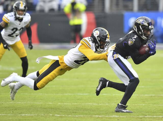 4632070_web1_ptr-steelersravens21-011022