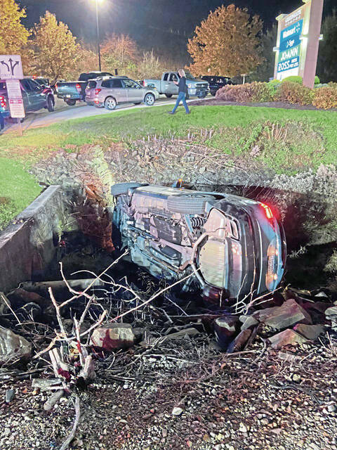 4633966_web1_SUVcrash